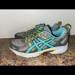 Women’s asics size 8.5 gel venture